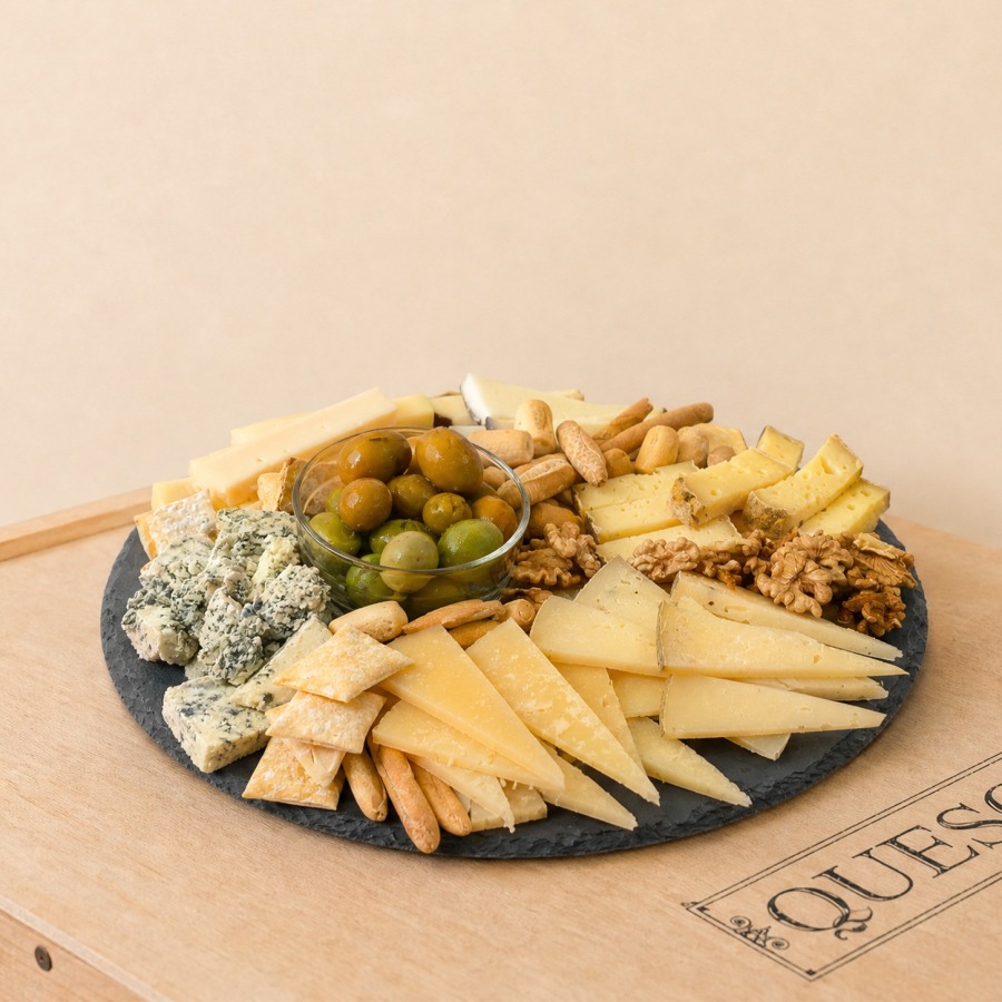 Tabla quesos Quesoba en mesa